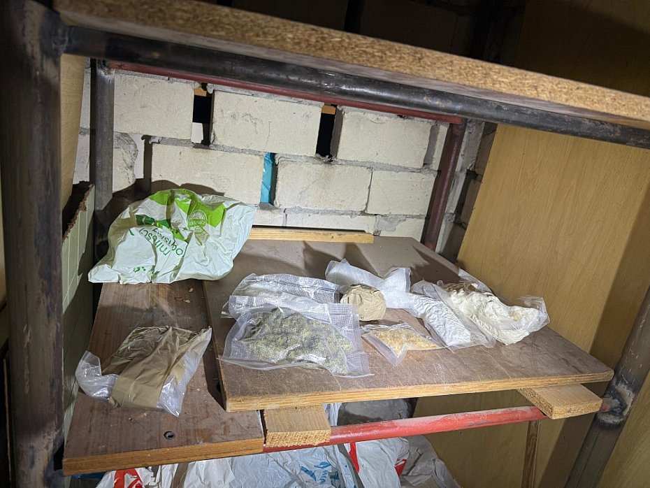 Ponad 1,5 kg narkotyk�w w piwnicy na Woli. 34-latek zatrzymany